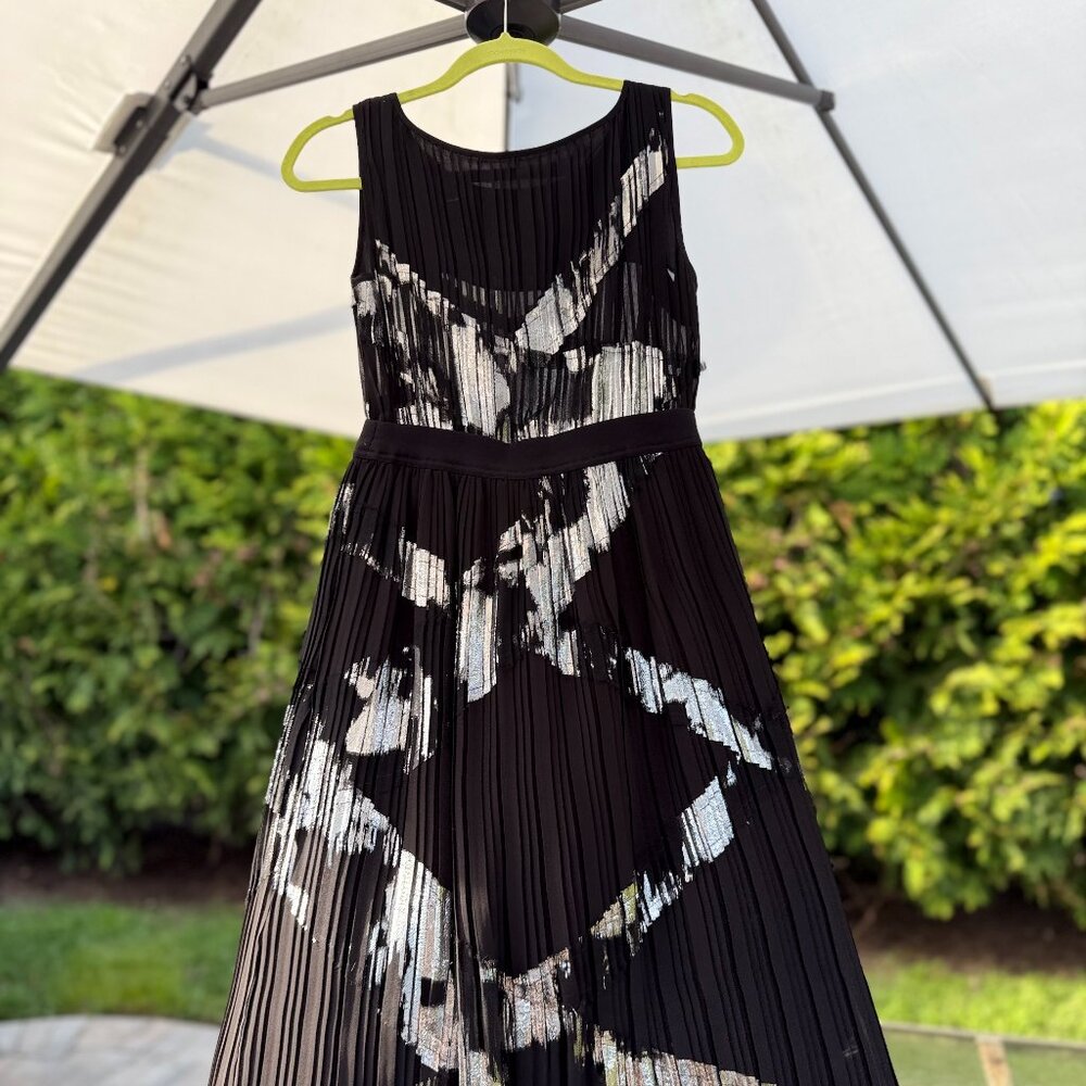BCBG Black & Silver Pleated Midi Dress – Sleeveless Metallic Evening Dress